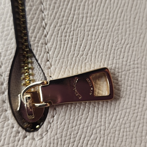 NWT Coach Katy Satchel in Gold/Chalk with Crossbody Strap - Picture 7 of 9